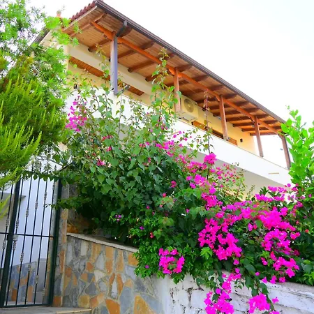 Selmani Sarande بيت ضيافة *