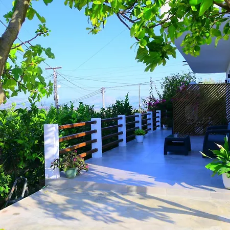 Selmani Sarande بيت ضيافة Gjashtë